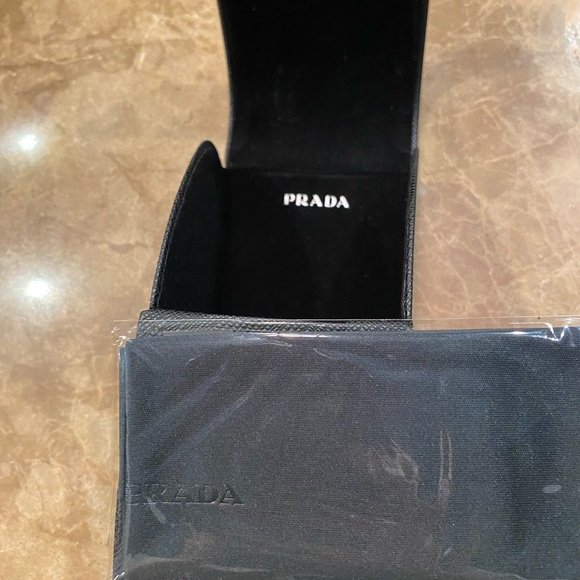 Prada cat eye sunglasses, new with case and cleaning cloth, SPR01V - Picture 6 of 7